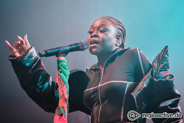 Wirklich großartig - Sampa the Great: Bilder der Rapperin live beim Maifeld Derby 2022 