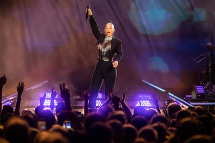 Vielseitige Sängerin - Elegant: Bilder von Alicia Keys live in der SAP Arena in Mannheim 