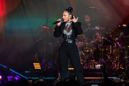 Soul Deluxe - Alicia Keys steigert ihre Show in Mannheim zur absoulten Weltklasse 