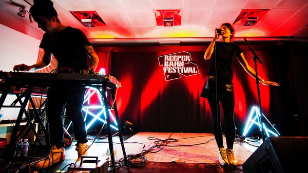 Neue Welle - Reeperbahn Festival 2022: alyona alyona und über 30 neue Acts und Künstler/innen bestätigt 