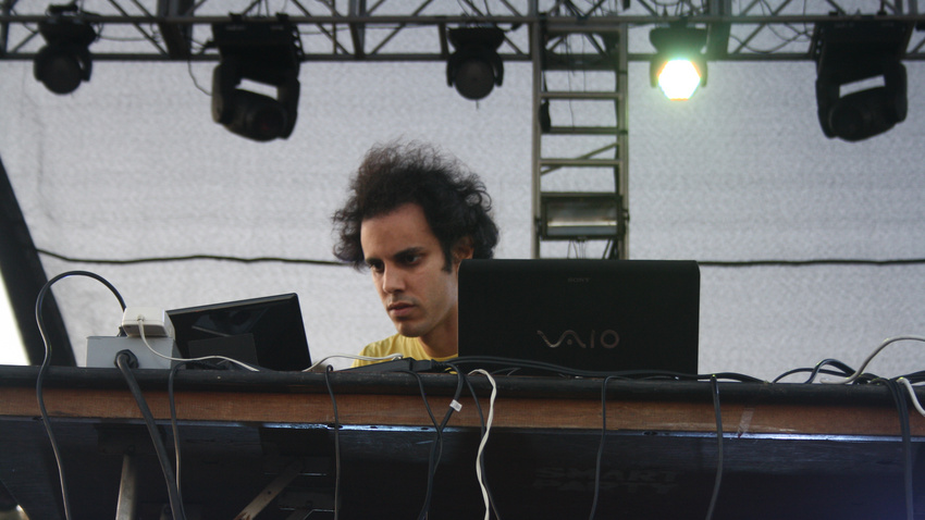 Four Tet einigt sich im Tantiemen-Streit mit seinem Label Domino