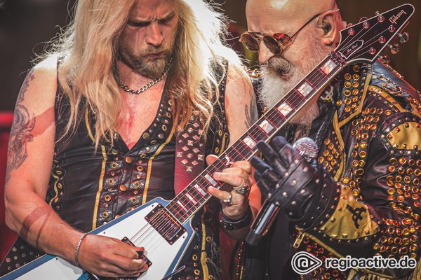 Ein halbes Jahrhundert im Dienst des Schwermetalls - Judas Priest feiern in der Jahrhunderthalle Frankfurt ein energiegeladenes Jubiläum 