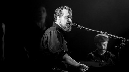 Grantios - John Grant überzeugt trotz kleiner Schwierigkeiten im Karlstorbahnhof Heidelberg 