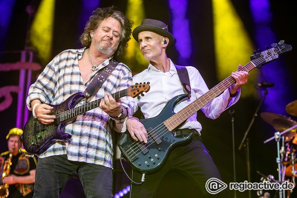 Andere Seiten - Toto überzeugen bei Musik im Park in Schwetzingen auch in neuer Besetzung 