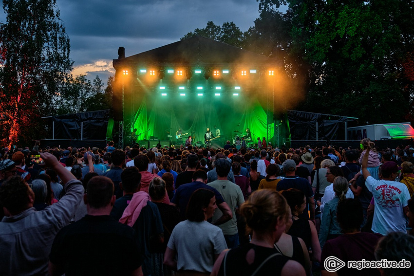 Bilderbuch (live beim Heimspiel Knyphausen in Eltville am Rhein 2022)