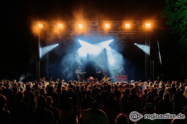 Fernöstliches aus den Niederlanden - Psychedelisch: Fotos von YĪN YĪN live beim Heimspiel Knyphausen 2022 