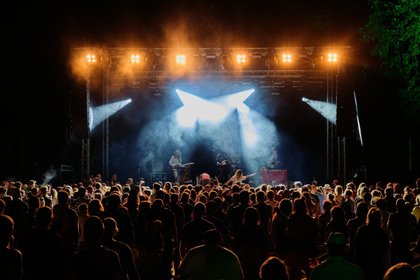 Fernöstliches aus den Niederlanden - Psychedelisch: Fotos von YĪN YĪN live beim Heimspiel Knyphausen 2022 