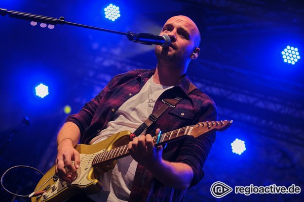 Gefühlvoll - Bilder von Chris Eversberg als Opener von Nico Santos live in Alzey 