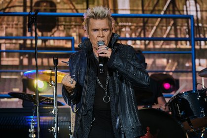 Besondere Momente von Steve Stevens - Billy Idol gibt in Frankfurt ein gefeiertes Classic-Rock-Konzert 