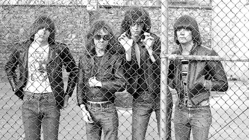 Musikverlag Primary Wave Music verkauft Anteile und erwirbt Kataloganteile von Joey Ramone