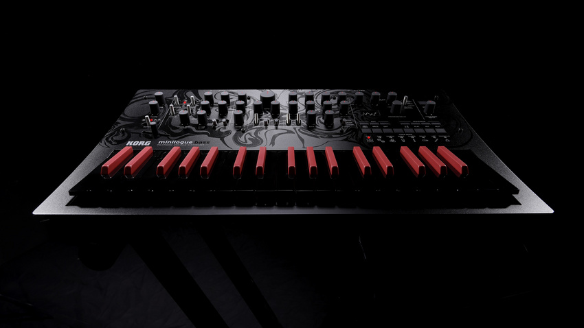 KORG präsentiert den minilogue bass