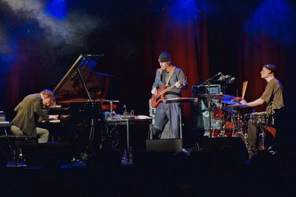 Stetiger Wandel - Michael Wollnys Trio zeigt sich in Mannheim experimentierfreudig 