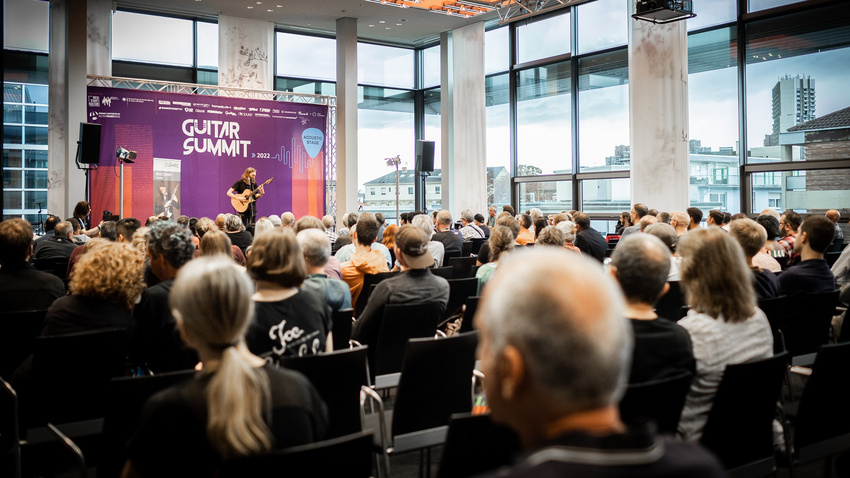 John Browne, Gregor Meyle und Sophie Chassée zu Gast auf dem Guitar Summit 2023