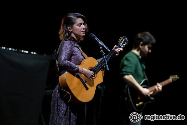 Positive Stimmung - Katie Melua verzaubert das Publikum in Frankfurt mit ihren Glücksgefühlen 