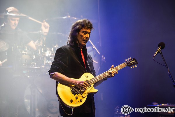 Junggeblieben - Steve Hackett geht in Mannheim mit seinen Fans auf eine epische Reise 