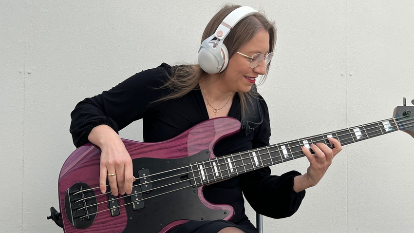 Bettina Schulz von der Coverband Hørsturz über ihre neuen VOX VH-Q1 Kopfhörer