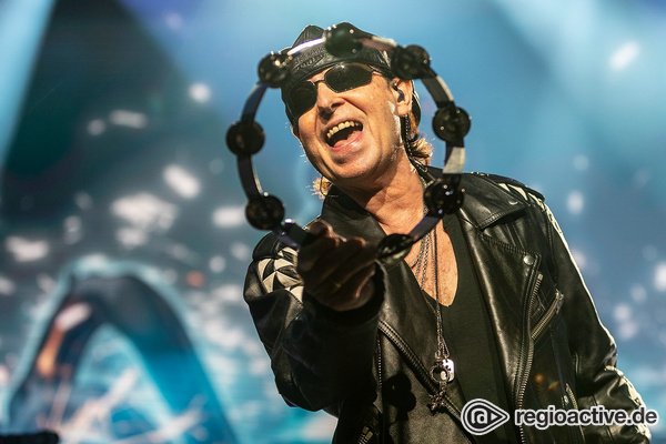 Gute Laune - Scorpions: Fotos der Rockband live in der SAP Arena in Mannheim 