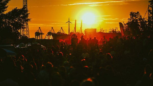 Kunst und Musik - MS Dockville 2023 mit Girl in Red, Giant Rooks, Schmyt, Paula Hartmann und vielen mehr 