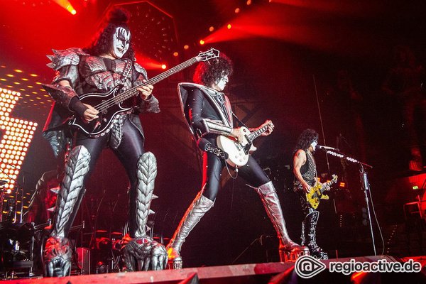 Ein letztes Mal: Rock and Roll all nite and party everyday - KISS feiern in Mannheim zum Abschied mit ihren deutschen Fans 