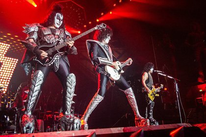 Ein letztes Mal: Rock and Roll all nite and party everyday - KISS feiern in Mannheim zum Abschied mit ihren deutschen Fans 