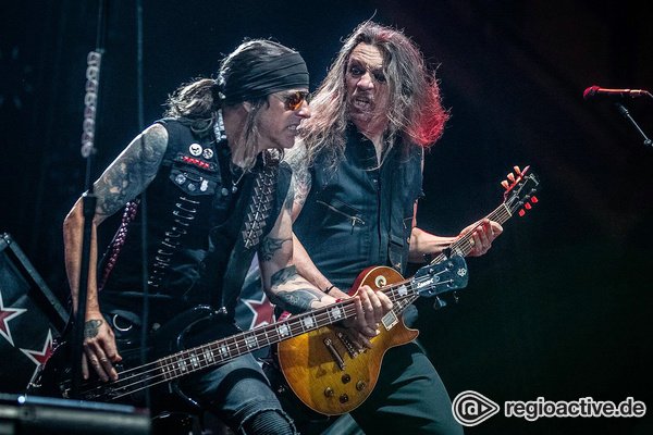 Seltene Gäste - Fotos von Skid Row als Support von KISS live in Mannheim 