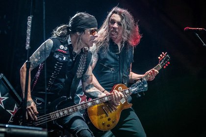 Seltene Gäste - Fotos von Skid Row als Support von KISS live in Mannheim 