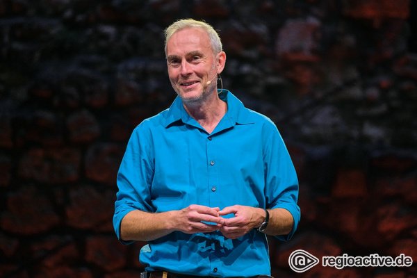 Feucht-fröhlich - Johann König: Fotos des Comedian live beim Da Capo Festival 2023 in Alzey 