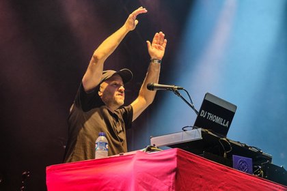 Einheizer - DJ Thomilla: Fotos des Supports der Fanta 4 live beim Gießener Kultursommer 