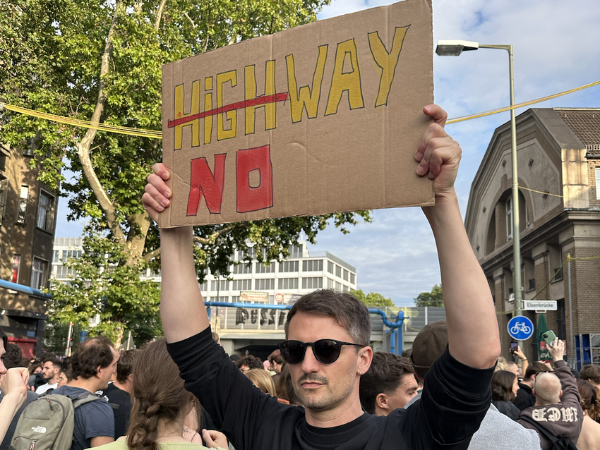 Lutz Leichsenring Protest A 100