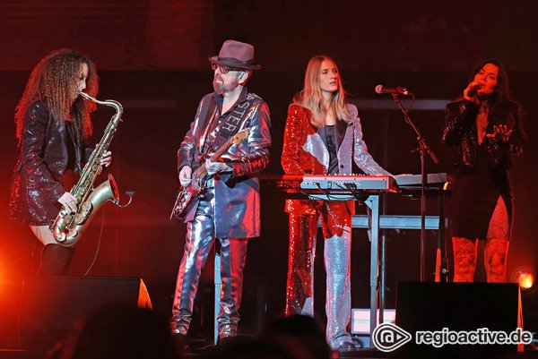 Dave und die Damen - Dave Stewart interpretiert in Frankfurt die Eurythmics mit Frauen-Power 