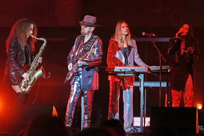 Dave und die Damen - Dave Stewart interpretiert in Frankfurt die Eurythmics mit Frauen-Power 