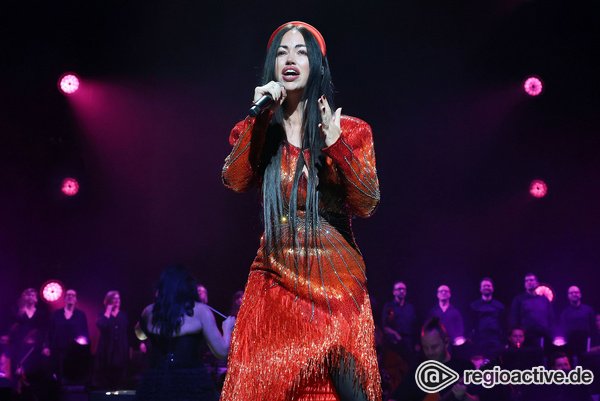 Aus dem Norden - Elegant: Aura Dione live bei der Night of the Proms 2023 in Mannheim 