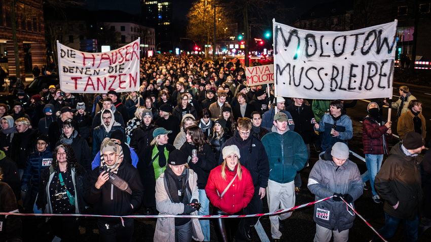 Tausende Unterstützer demonstrierten in Hamburg für den Erhalt des Molotows.