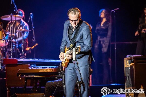 Ein Abend im Zeichen des Blues - Joe Bonamassa präsentiert sich in Leipzig als Erbe legendärer Gitarristen 