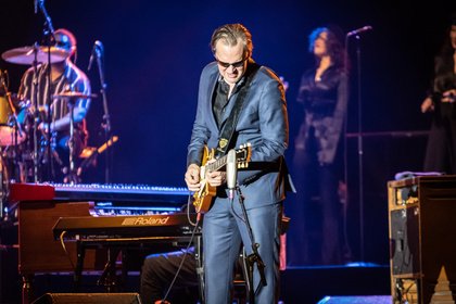 Ein Abend im Zeichen des Blues - Joe Bonamassa präsentiert sich in Leipzig als Erbe legendärer Gitarristen 