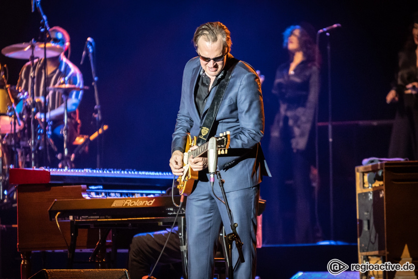 Ein Abend im Zeichen des Blues - Joe Bonamassa präsentiert sich in Leipzig als Erbe legendärer Gitarristen 