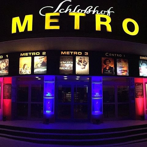 Metro Kino im Schloßhof