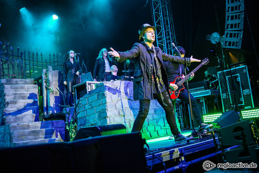 Groß inszeniert - Fotos von Tobias Sammets Avantasia live beim Zeltfestival Rhein-Neckar in Mannheim 