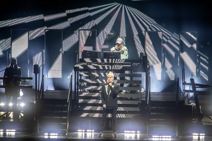 Von den 80ern bis in die Gegenwart - Die Pet Shop Boys bringen die SAP Arena in Mannheim mit ihren großen Hits zum Tanzen 