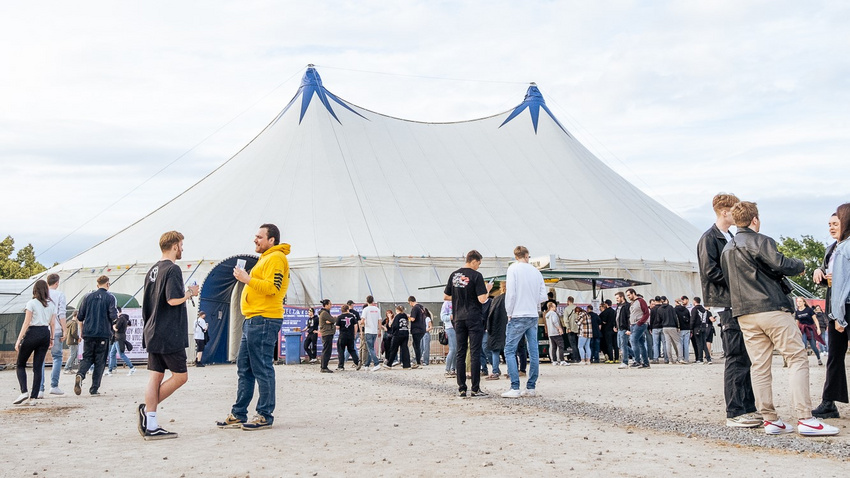 Das Palastzelt beim Zeltfestival Rhein-Neckar