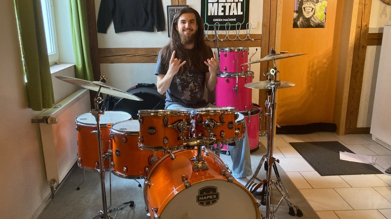 Zur richtigen Zeit: MAPEX Mars Maple-Gewinner Jona Spohr hat große Pläne mit seinem neuen Drumset
