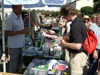 Flohmarkt Mainburg - Volksfestplatz - Schöllwiese