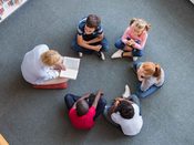 Lesen und Spielen mit Silvia auf der Schönau
