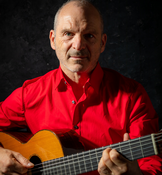 Tango-Konzert mit Miguel Wolf (Gesang und Gitarre: De luz y de sombra (Von Licht und Schatten)