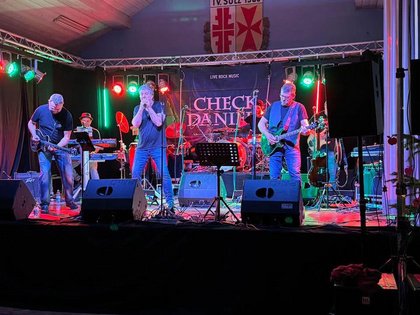 CHECK DANIEL's - ORTENBERG :: FANTASY MUSIK-CAFE-BAR