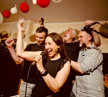 Hey Miss J. (Soul, Funk & Rock, NRW) in der Open Air Music Lounge beim Feierabendmarkt