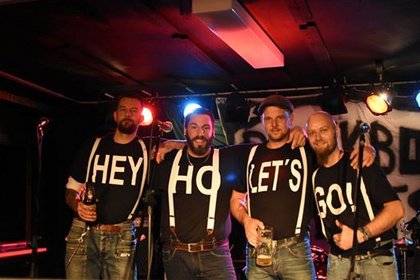 Punk`N`Roll mit BACKBONE HURTS