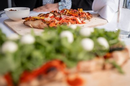 Pinsa Apericena im Garten | Wir testen unseren neuen Pinsaofen fürs Festival