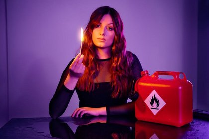 Lara Ermer - Berlin | Leicht entflammbar