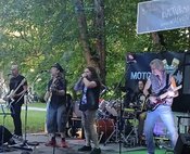 Live Konzert für den Hut von "Motor Ale"